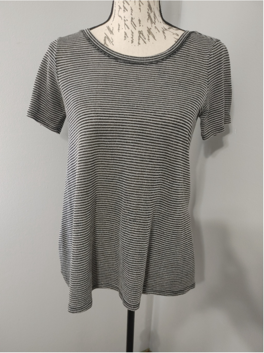 Women's Billabong Striped Short Sleeve Tee, Size M, Low Back Soft Grey and Black